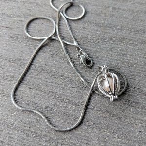 Authentic pearl necklace